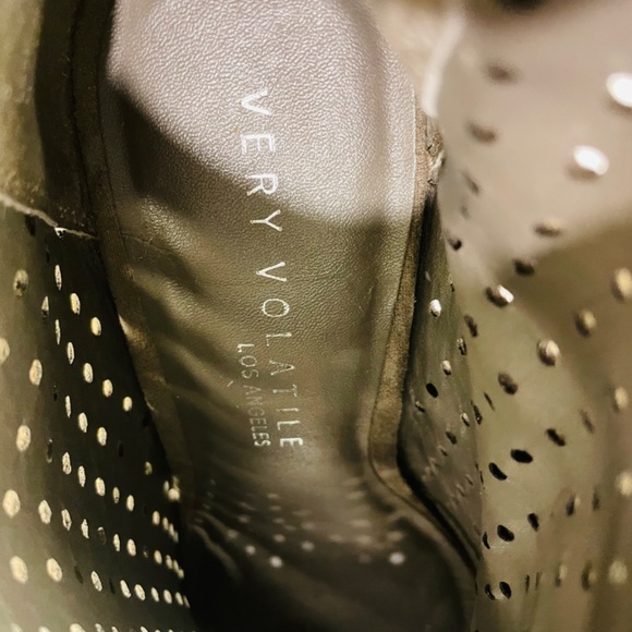 Very Volatile Booties Taupe Suede Open Toe Chunky Heel Boots Size 8 - Picture 10 of 11